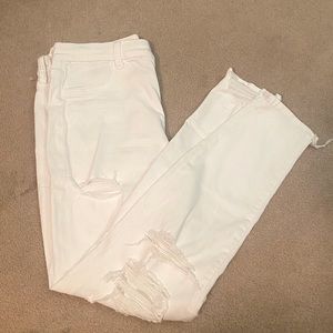 American Eagle. Size 14 Regular. Color: White